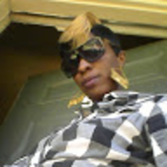 Meet your Posher, Cristal - Picture 1 of 1